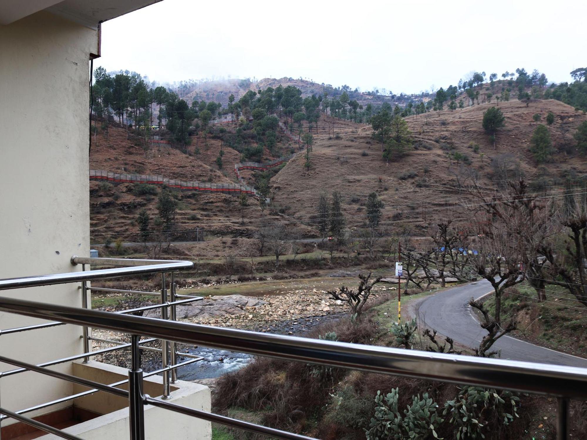 Shivalik River Retreat Алмора Экстерьер фото