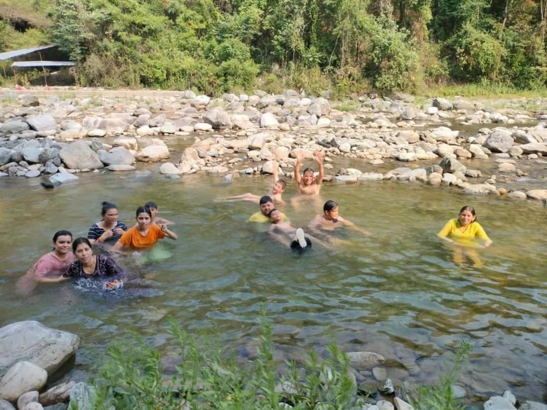 Shivalik River Retreat Алмора Экстерьер фото